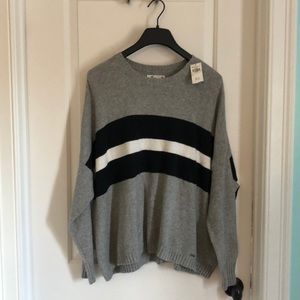 Size M crew neck sweater from Hollister